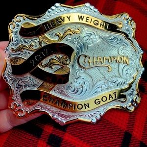 I am selling a Montana silversmith belt buckle